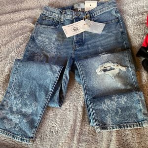 NWT Lucky Brand high rise 90s loose jeans distressed marked 4/27